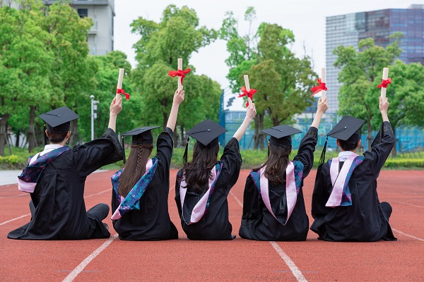 梦见很多老同学预示什么 梦见很多老同学有什么征兆