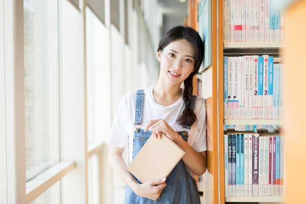 梦见大学女同学什么意思 梦见大学女同学预示什么