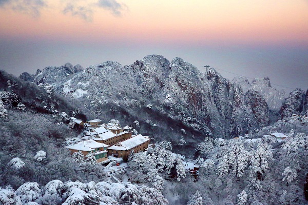 梦见山顶积雪什么意思 梦见山顶积雪预示什么