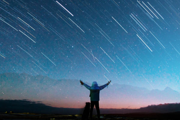 梦见流星雨并且许愿意味着什么 梦见流星雨并许愿好不好