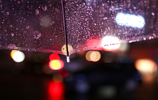 梦见下大雨涨水特别高是什么意思 梦到下大雨涨水特别高有什么预兆